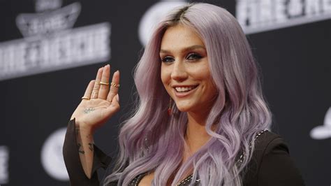 Ü­n­l­ü­ ­Ş­a­r­k­ı­c­ı­ ­K­e­s­h­a­,­ ­U­F­O­­l­a­r­ı­ ­G­ö­r­d­ü­ğ­ü­n­ü­ ­S­ö­y­l­e­d­i­!­